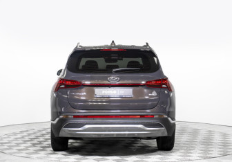 Подержанный автомобиль Hyundai Santa Fe 2021 года (6 фото)