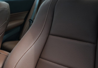 Подержанный автомобиль Mercedes-Benz GLE 2025 года (30 фото)