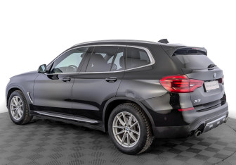 Подержанный автомобиль BMW X3 2019 года (7 фото)