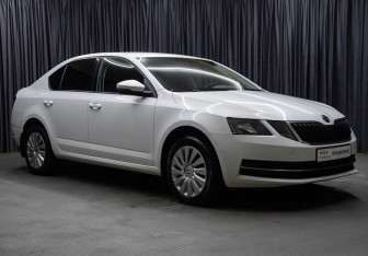 Подержанный автомобиль Skoda Octavia Liftback 2020 года (3 фото)