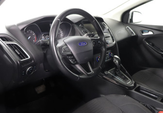 Подержанный автомобиль Ford Focus Wagon 2015 года (8 фото)
