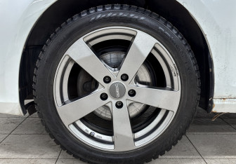 Подержанный автомобиль Volkswagen Golf Hatchback 2014 года (9 фото)