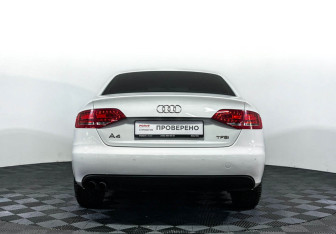 Подержанный автомобиль Audi A4 Sedan 2011 года (6 фото)