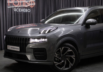 Подержанный автомобиль Lynk&Co 09 2022 года (28 фото)