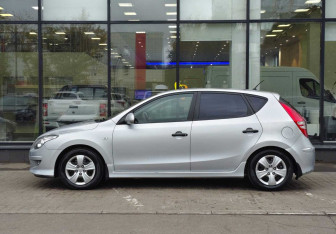 Подержанный автомобиль Hyundai i30 Hatchback 2010 года (5 фото)