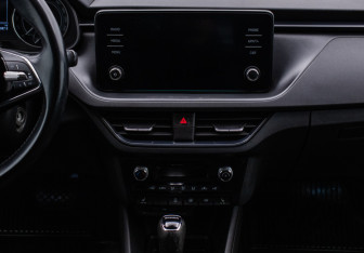 Подержанный автомобиль Skoda Rapid Liftback 2020 года (14 фото)