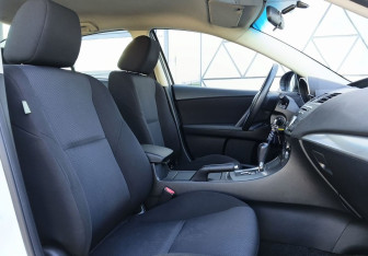 Подержанный автомобиль Mazda 3 Sedan 2011 года (21 фото)