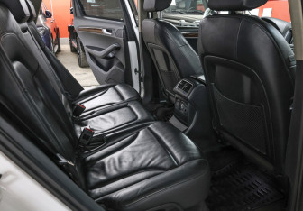 Подержанный автомобиль Audi Q5 2012 года (12 фото)