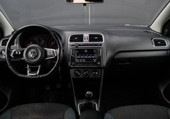 Подержанный автомобиль Volkswagen Polo Sedan 2019 года (9 фото)