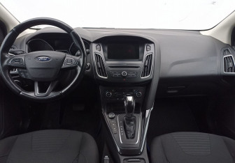 Подержанный автомобиль Ford Focus Wagon 2017 года (12 фото)
