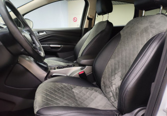 Подержанный автомобиль Ford Kuga 2013 года (10 фото)