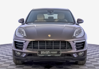 Подержанный автомобиль Porsche Macan 2016 года (2 фото)