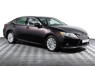 Подержанный автомобиль Lexus ES 2014 года (3 фото)