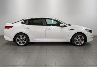 Подержанный автомобиль Kia Optima Sedan 2017 года (4 фото)