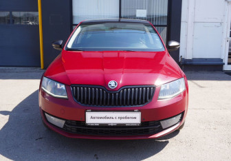 Подержанный автомобиль Skoda Octavia Liftback 2016 года (2 фото)