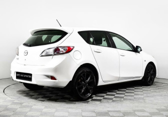 Подержанный автомобиль Mazda 3 Hatchback 2012 года (3 фото)