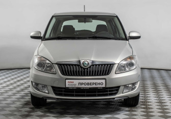 Подержанный автомобиль Skoda Fabia Hatchback 2012 года (2 фото)