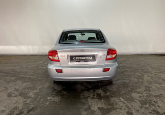 Подержанный автомобиль Kia Rio Sedan 2010 года (5 фото)