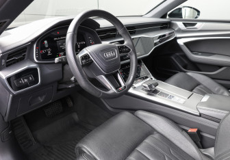Подержанный автомобиль Audi A7 2021 года (15 фото)