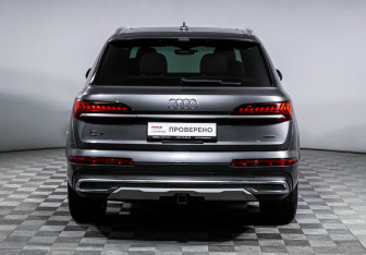 Подержанный автомобиль Audi Q7 2021 года (6 фото)