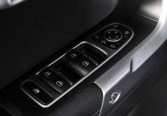 Подержанный автомобиль Jaecoo J7 2025 года (18 фото)