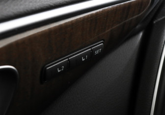 Подержанный автомобиль Infiniti Q50 2014 года (14 фото)