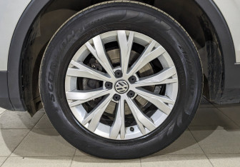 Подержанный автомобиль Volkswagen Tiguan 2020 года (12 фото)