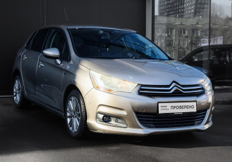 Подержанный автомобиль Citroen C4 Hatchback 2011 года (3 фото)