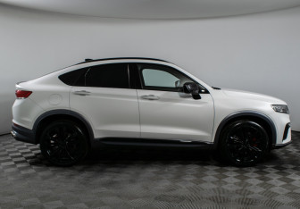 Подержанный автомобиль Geely Tugella 2022 года (4 фото)