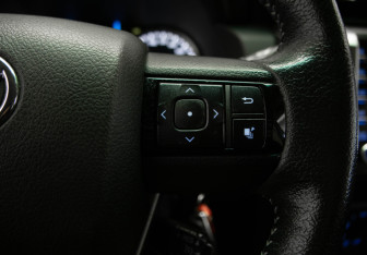 Подержанный автомобиль Toyota Fortuner 2021 года (16 фото)