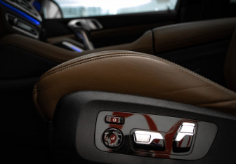 Подержанный автомобиль BMW X5 M 2022 года (24 фото)