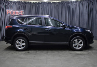 Подержанный автомобиль Toyota RAV4 2018 года (4 фото)