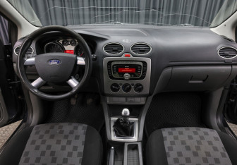 Подержанный автомобиль Ford Focus Sedan 2008 года (13 фото)