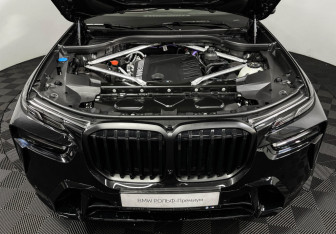 Новый BMW X7 2025 (10 фото)