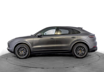 Подержанный автомобиль Porsche Cayenne 2021 года (8 фото)