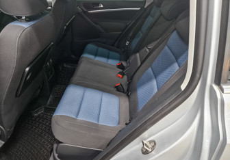 Подержанный автомобиль Volkswagen Tiguan 2013 года (17 фото)