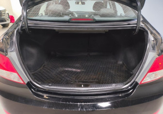 Подержанный автомобиль Hyundai Solaris Sedan 2012 года (14 фото)