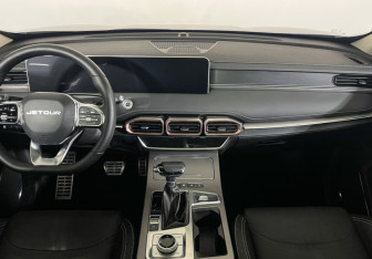Подержанный автомобиль Jetour X70 Plus 2025 года (12 фото)
