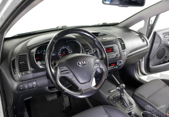 Подержанный автомобиль Kia Cerato Sedan 2013 года (8 фото)