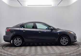 Подержанный автомобиль Mazda 3 Sedan 2013 года (6 фото)