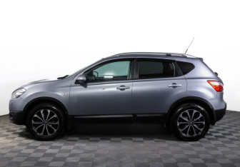 Подержанный автомобиль Nissan Qashqai 2010 года (8 фото)