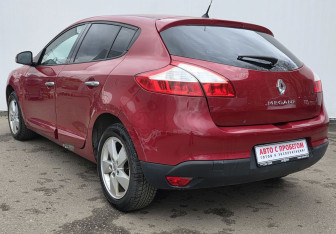 Подержанный автомобиль Renault Megane Hatchback 2010 года (7 фото)