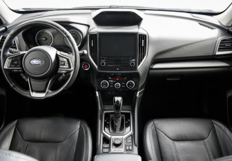 Подержанный автомобиль Subaru Forester Suv 2020 года (10 фото)