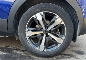Подержанный автомобиль Peugeot 3008 2017 года (14 фото)