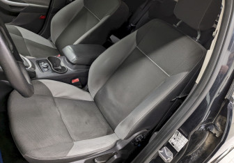 Подержанный автомобиль Ford Focus Hatchback 2012 года (13 фото)