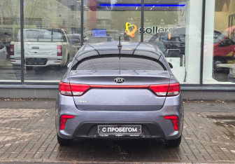 Подержанный автомобиль Kia Rio Sedan 2017 года (7 фото)