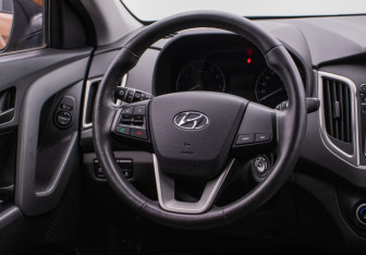 Подержанный автомобиль Hyundai Creta 2019 года (15 фото)