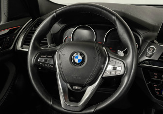 Подержанный автомобиль BMW X3 2020 года (15 фото)