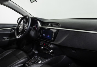Подержанный автомобиль Kia Rio Hatchback 2021 года (12 фото)