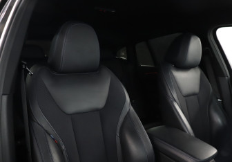 Подержанный автомобиль BMW X4 2019 года (16 фото)